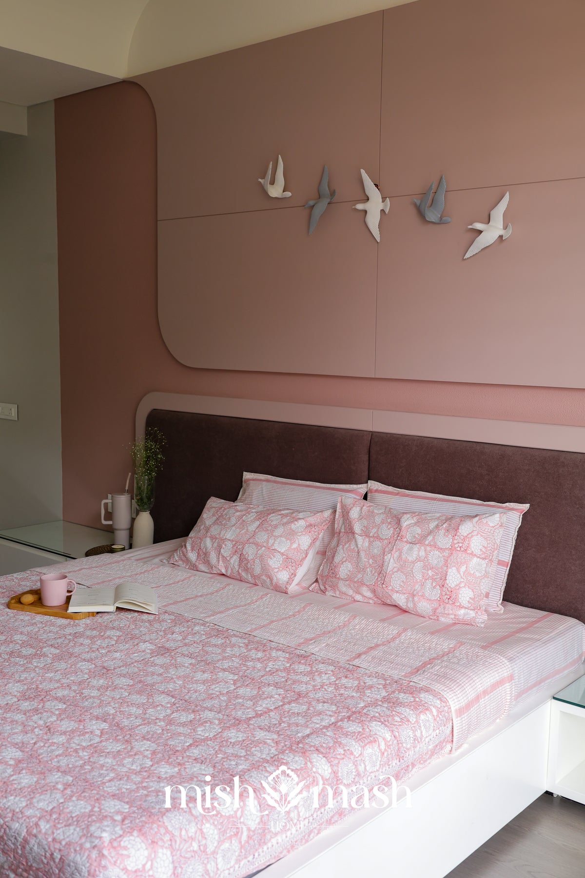 Peach Please double bed cover with matching reversible pillow covers