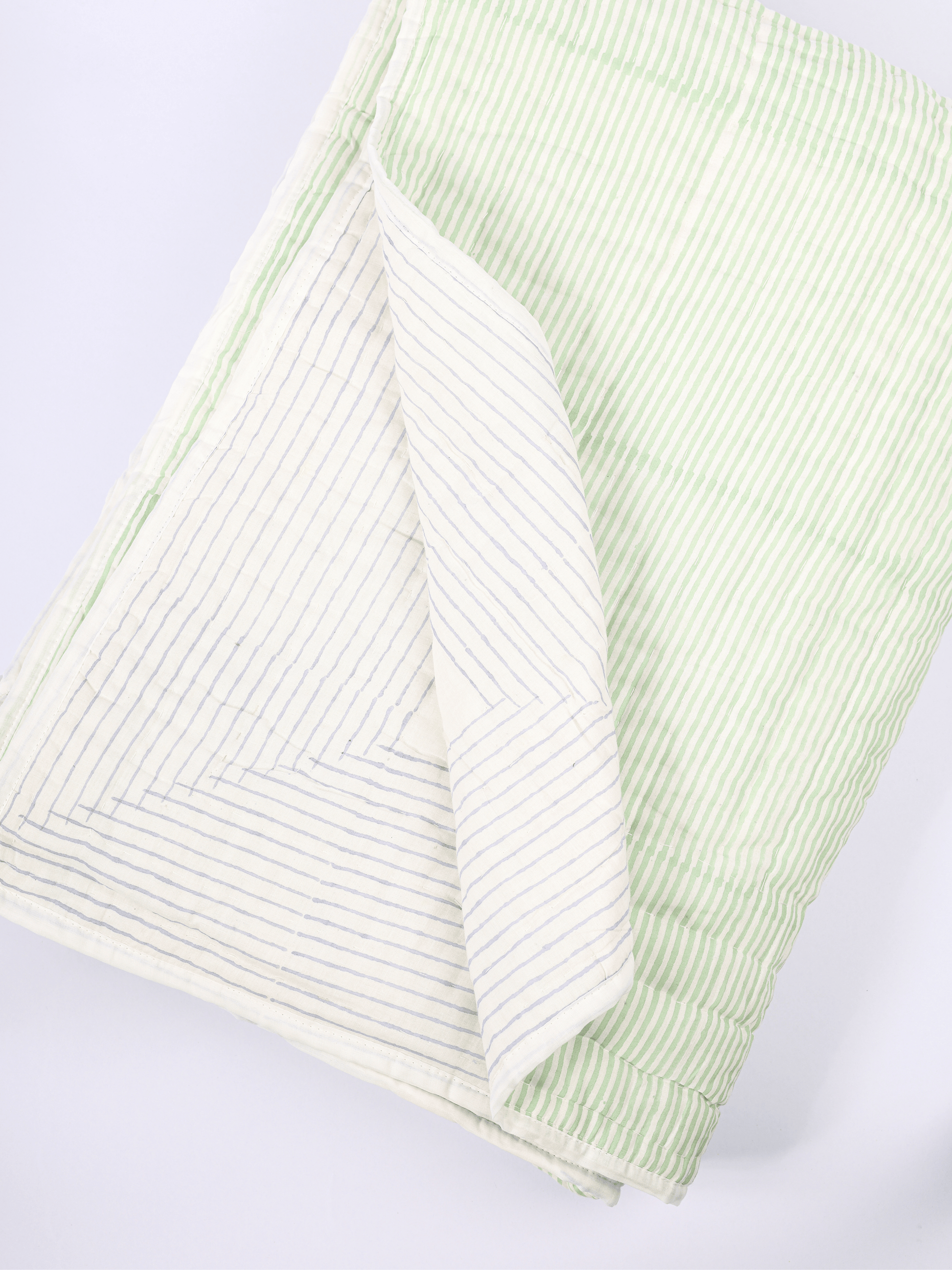 Lightweight Jaipuri cotton quilt for all seasons
