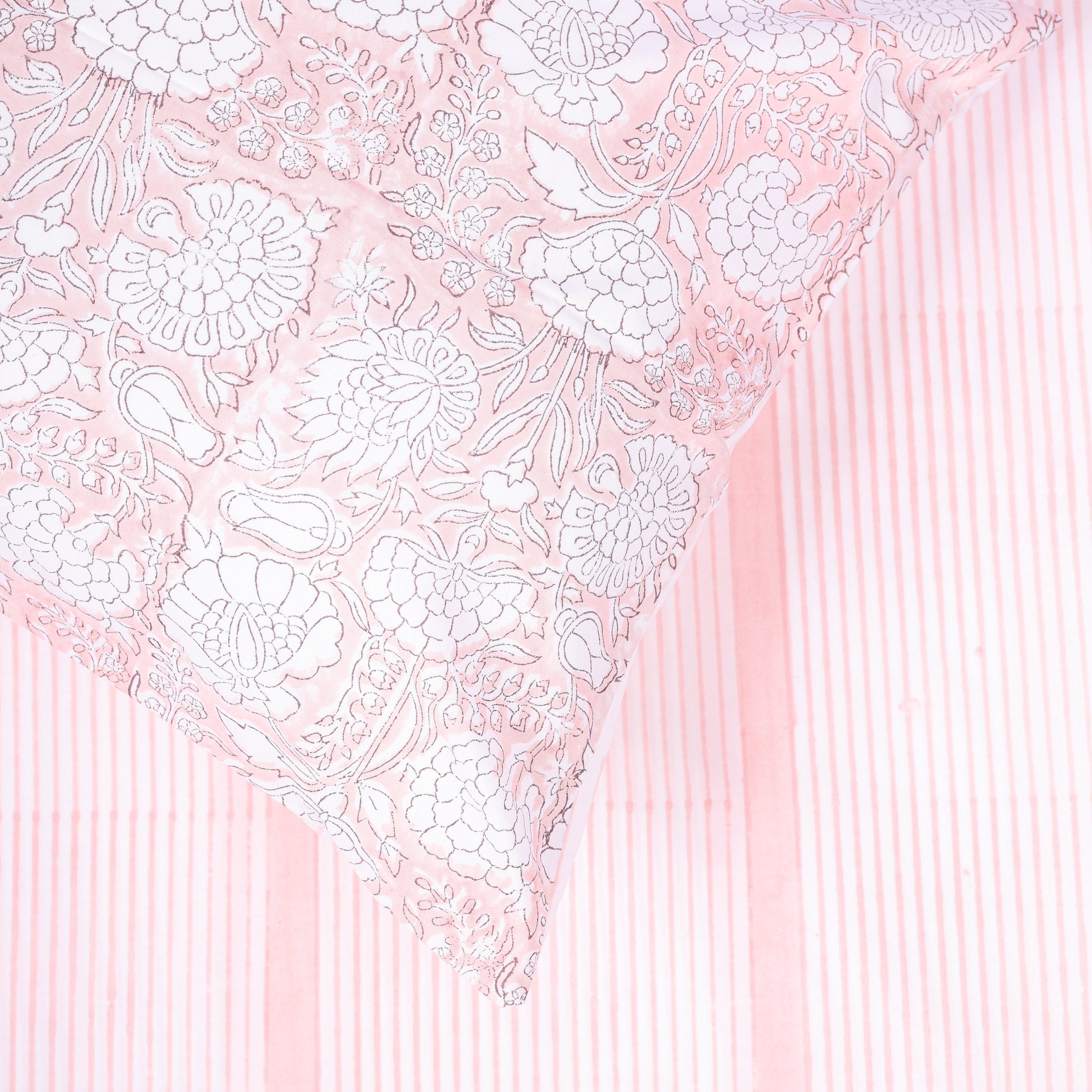 Peach Striped double bedsheet with two reversible pillow covers